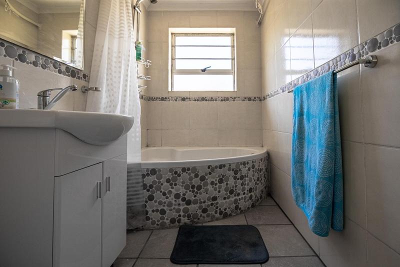 3 Bedroom Property for Sale in Protea Heights Western Cape